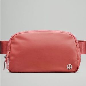 Lululemon Everywhere Belt Bag